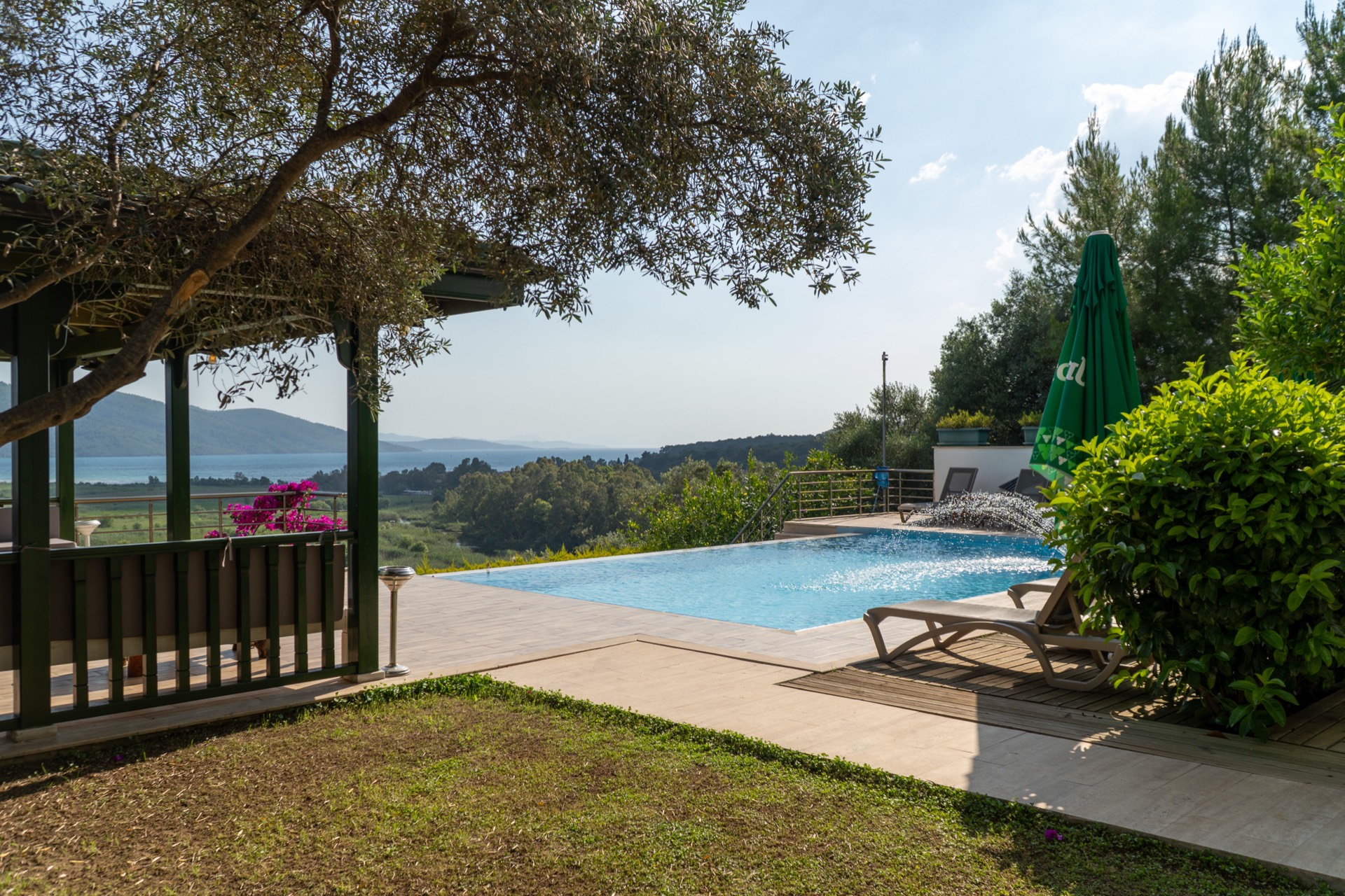 LU-IX Hotel & Suites genel görünüm 9